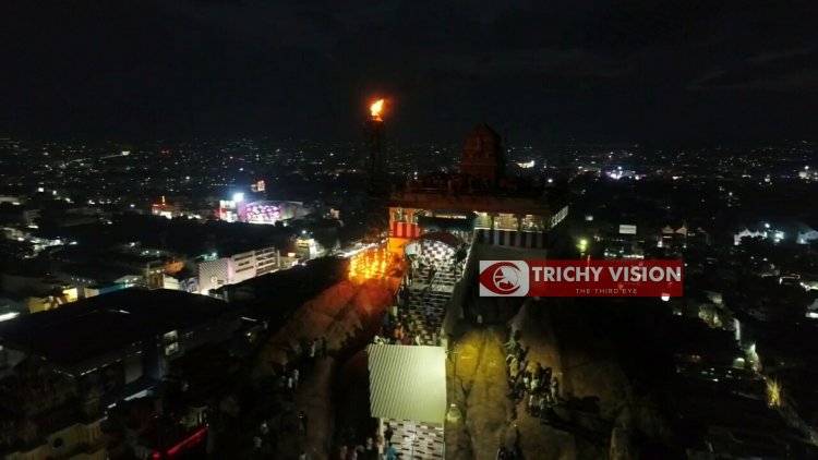 மலைக்கோட்டையில் கார்த்திகை மகாதீபம் - திரளான பக்தர்கள் பங்கேற்று தரிசனம்