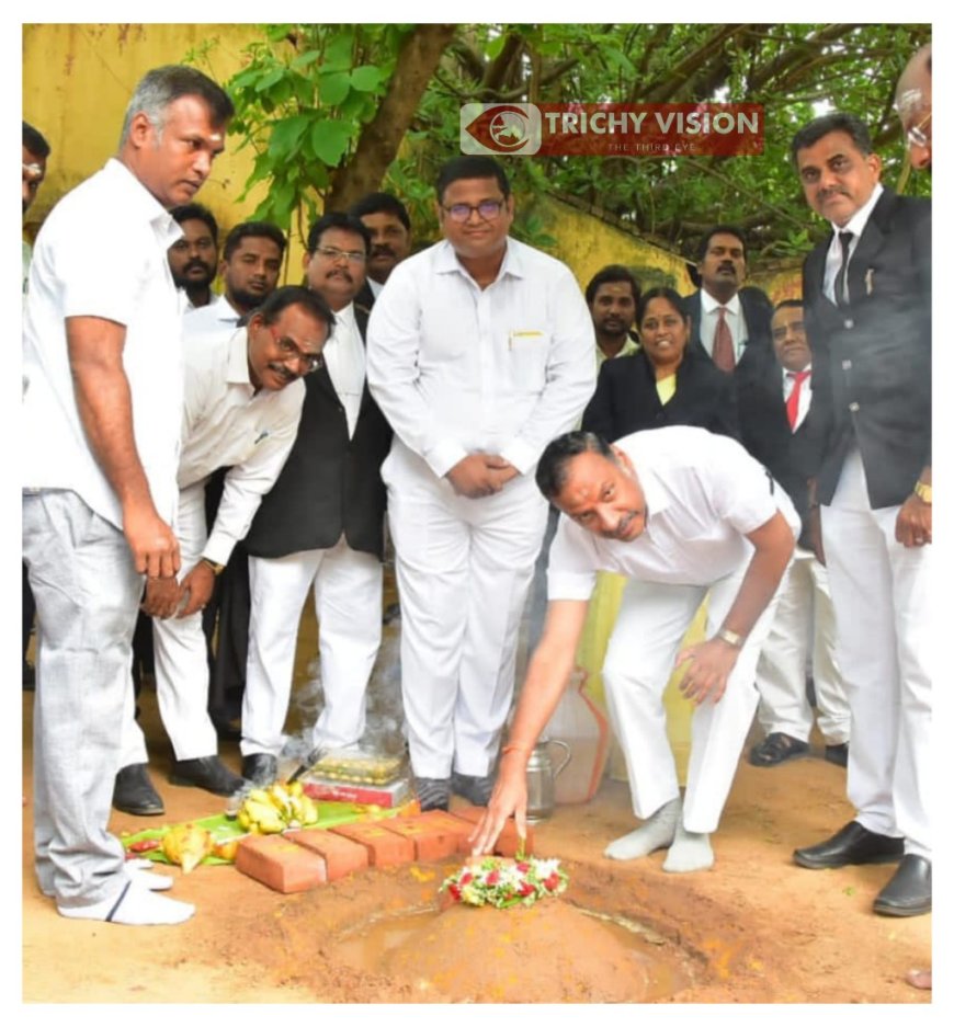 இருசக்கர வாகனம் நிறுத்தும் இடத்திற்கான அடிக்கல் நாட்டு விழா