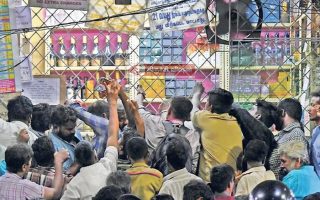 சரக்கு விற்பனையில் மூன்றாம் இடம் பிடித்து திருச்சி சாதனை