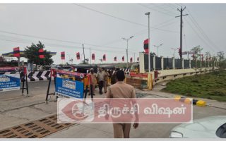 திருச்சி பஞ்சப்பூர் பேருந்து முனைய வாயிலில் ஆட்டோ ஓட்டுநர்களின் அடாவடி