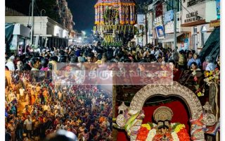 நம்பெருமாள் தை தேரில் உபய நாச்சியார்களுடன், தேர்