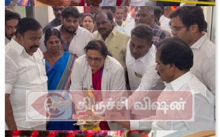 திருச்சியில் அமைச்சரை சூழ்ந்த  மக்கள் நைசாக பேசிய சென்ற சம்பவம்