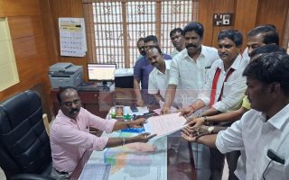 உற்சாக வரவேற்பில் லால்குடியில் வேட்புமனு தாக்கல் செய்தார் பாரிவள்ளல்