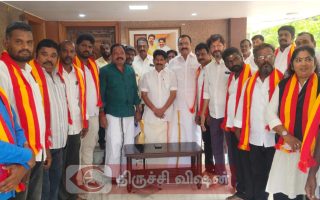 திருச்சியில் அதிமுக, பாஜக, அமமுக நிர்வாகிகள் தவெகவில் இணைந்தனர்